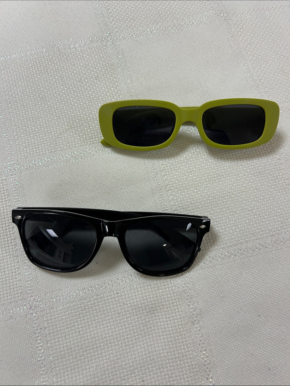 Sunglasses Duo - Lime Green & Black - Unbranded set